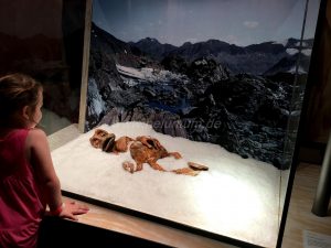 Duckomenta_Ötzi_im_Eis